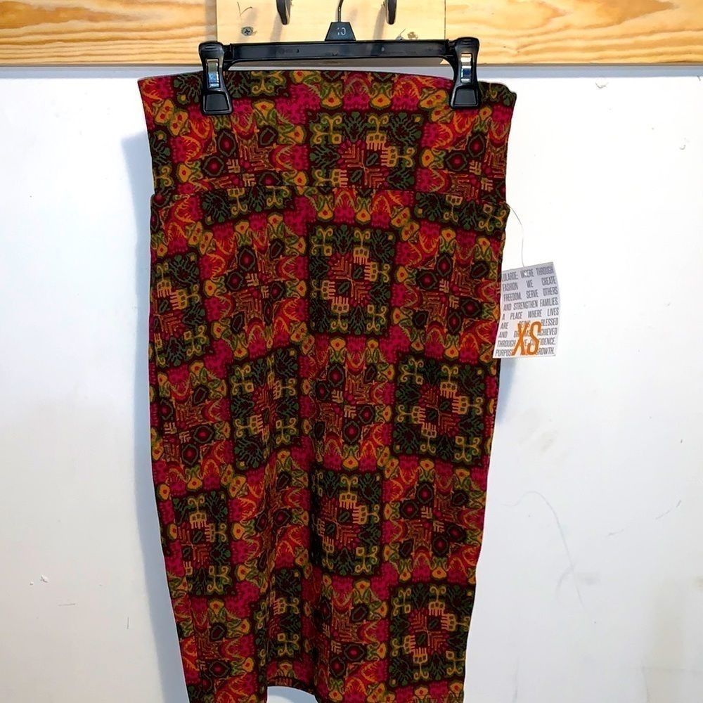 LulaRoe Cassie skirt NWT XS